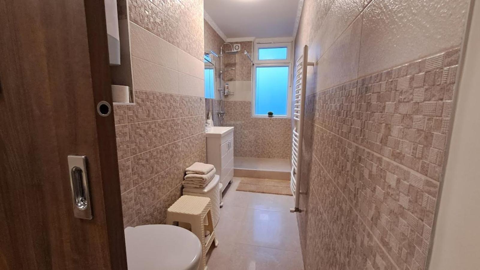 Szilfak City Apartman Хайдусобосло Экстерьер фото