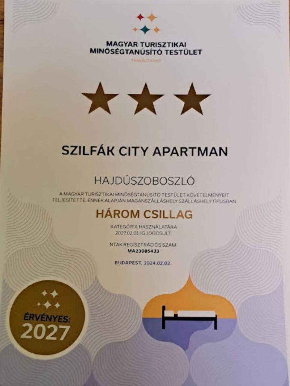 Szilfak City Apartman Хайдусобосло Экстерьер фото
